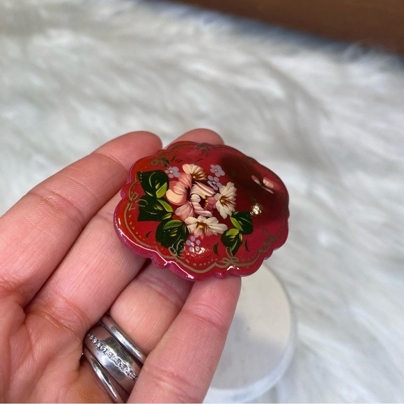 Antique Brooch Hand Painted Floral Open C Clasp Cyrillic Artist Signed '92 - Picture 3 of 6